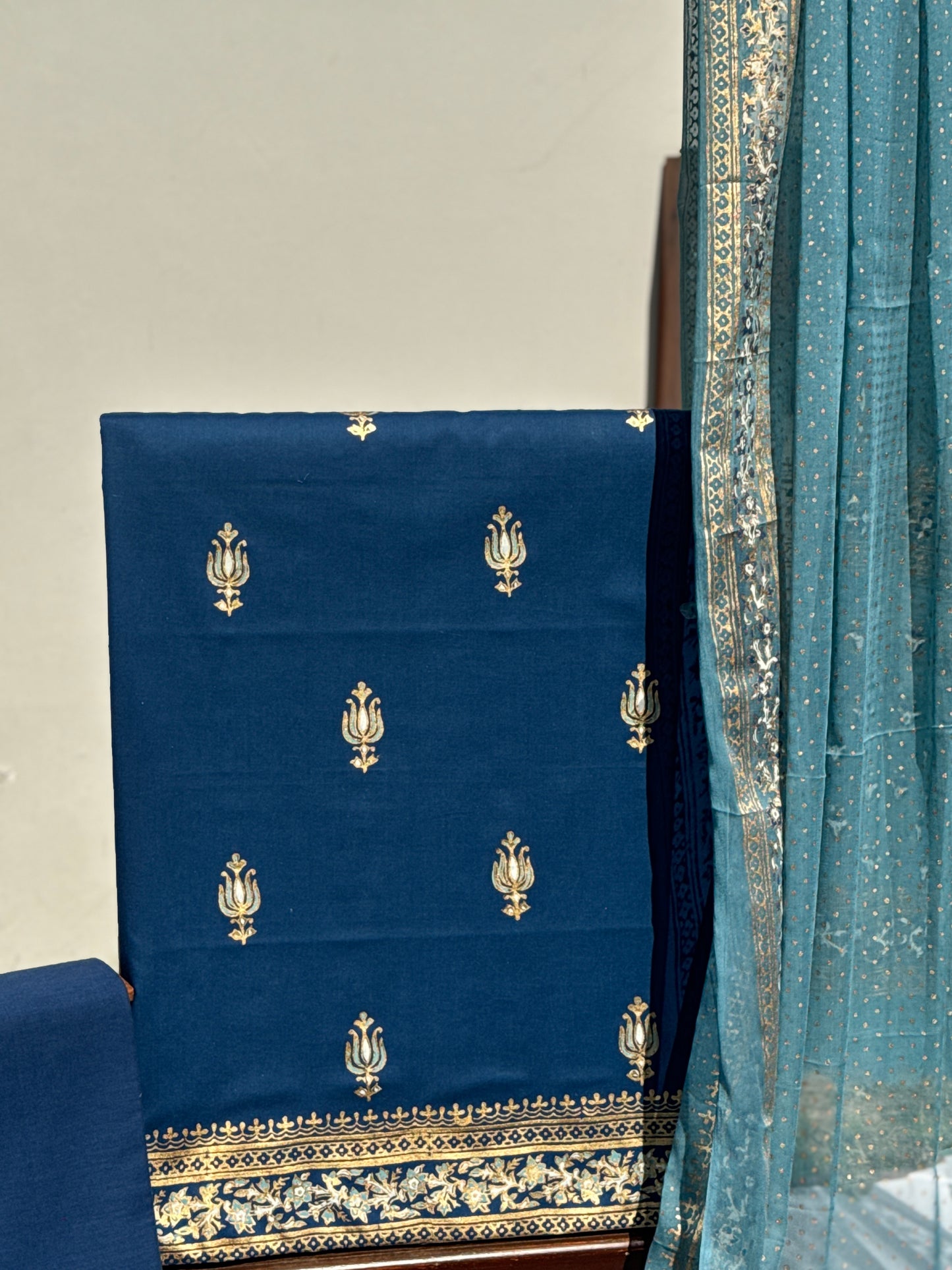 CLASSIC BLUE