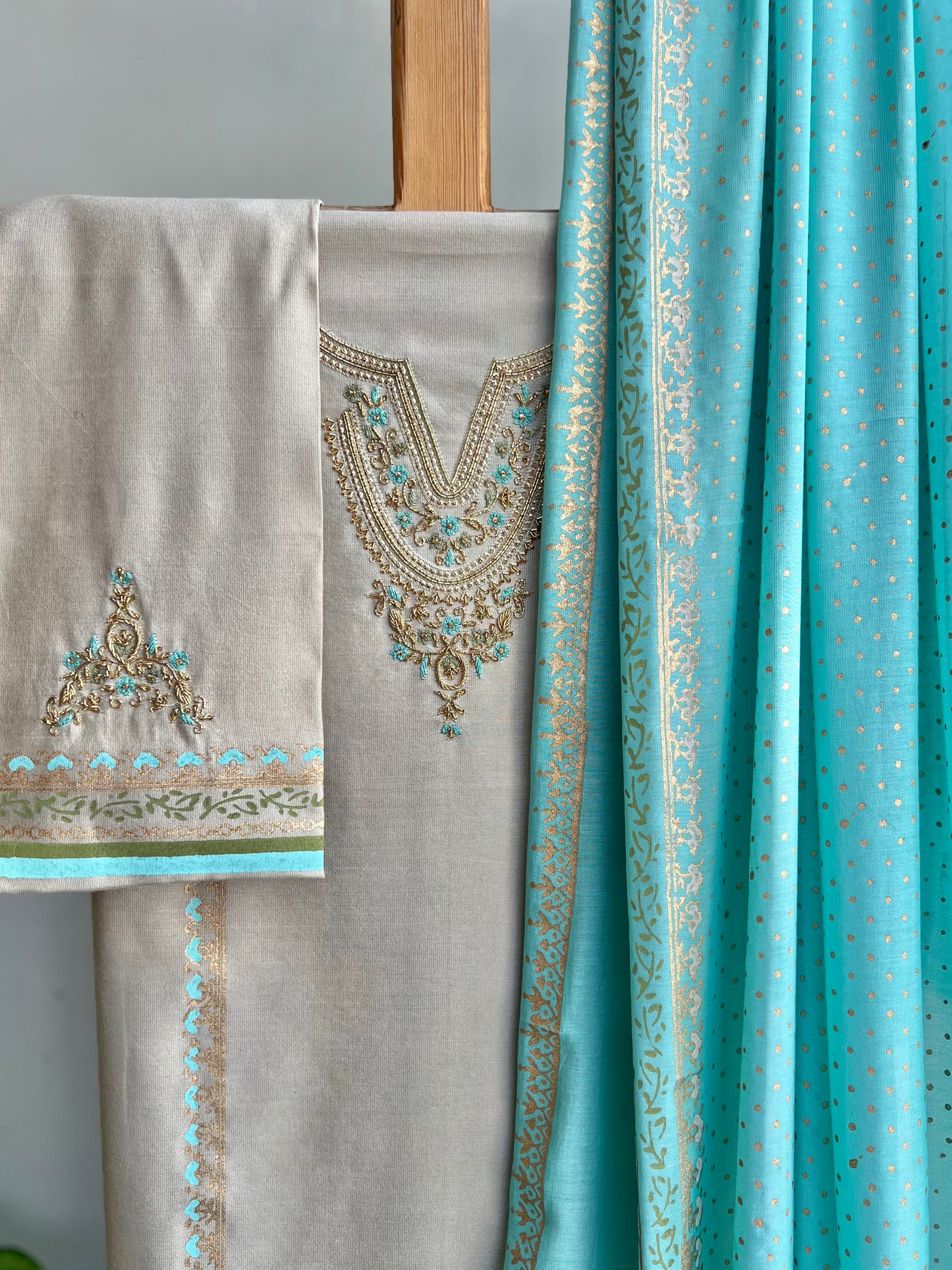 feroza neckline