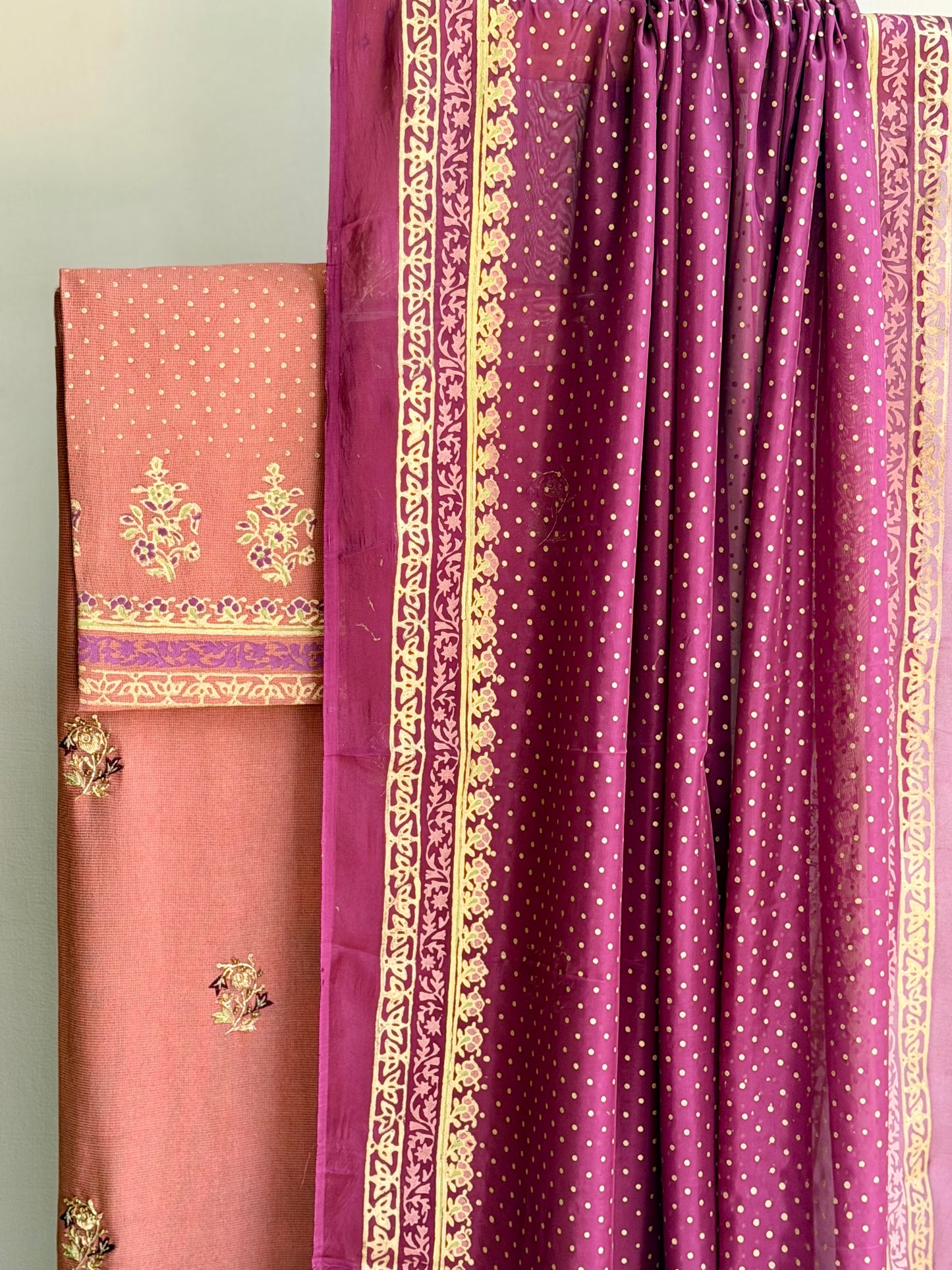 Peach Motif Design.