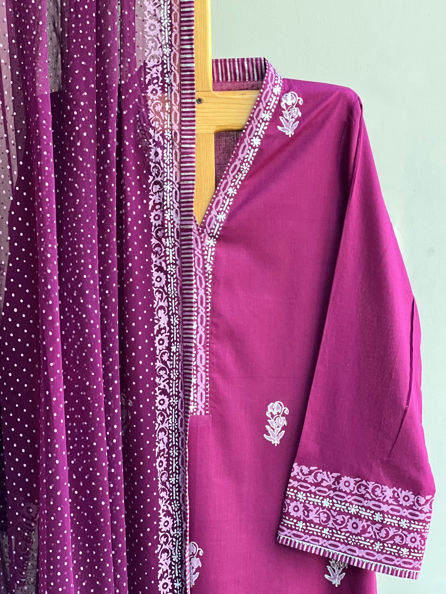 MAGENTA PURPLE