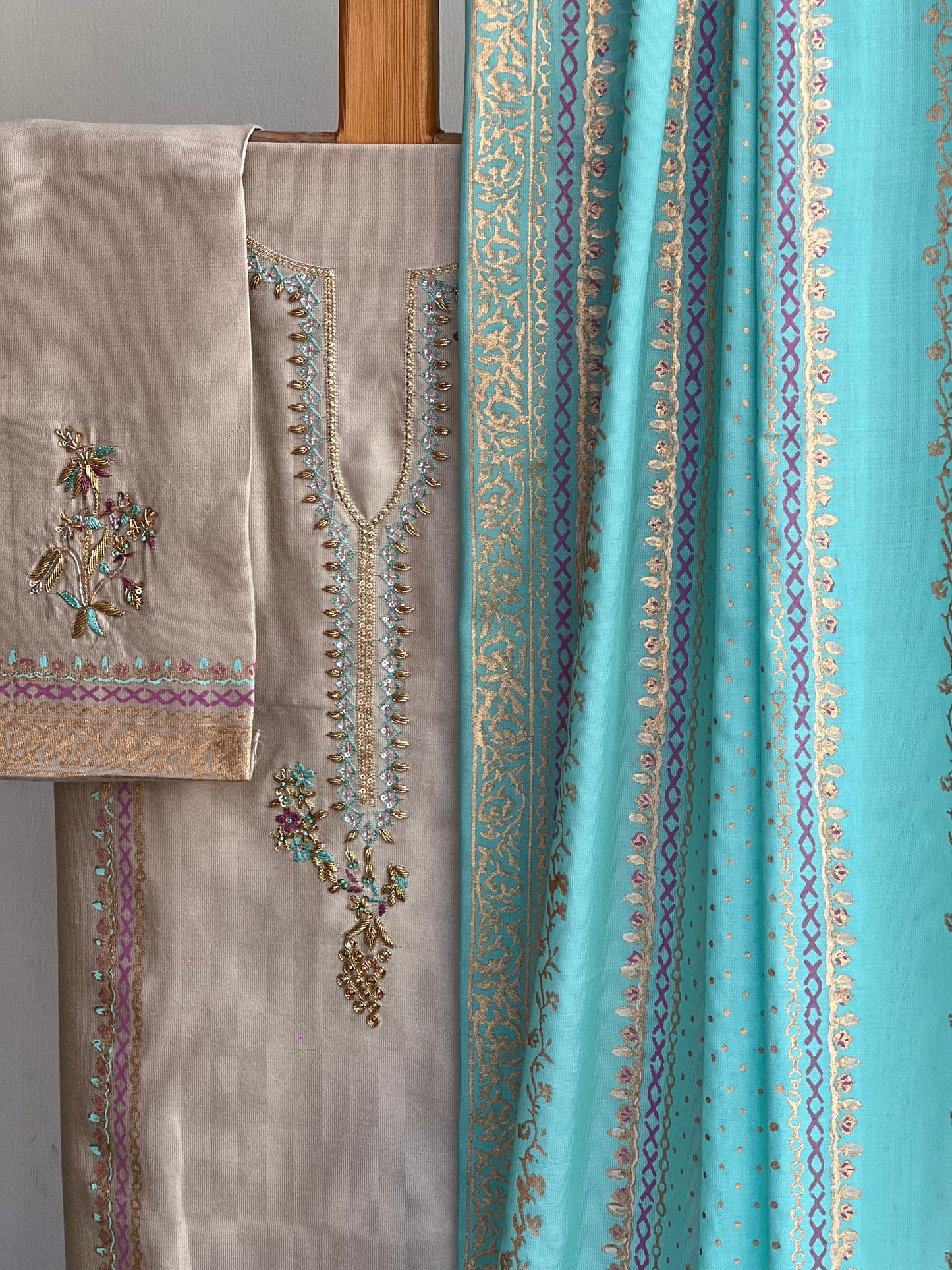 Angoori neckline.