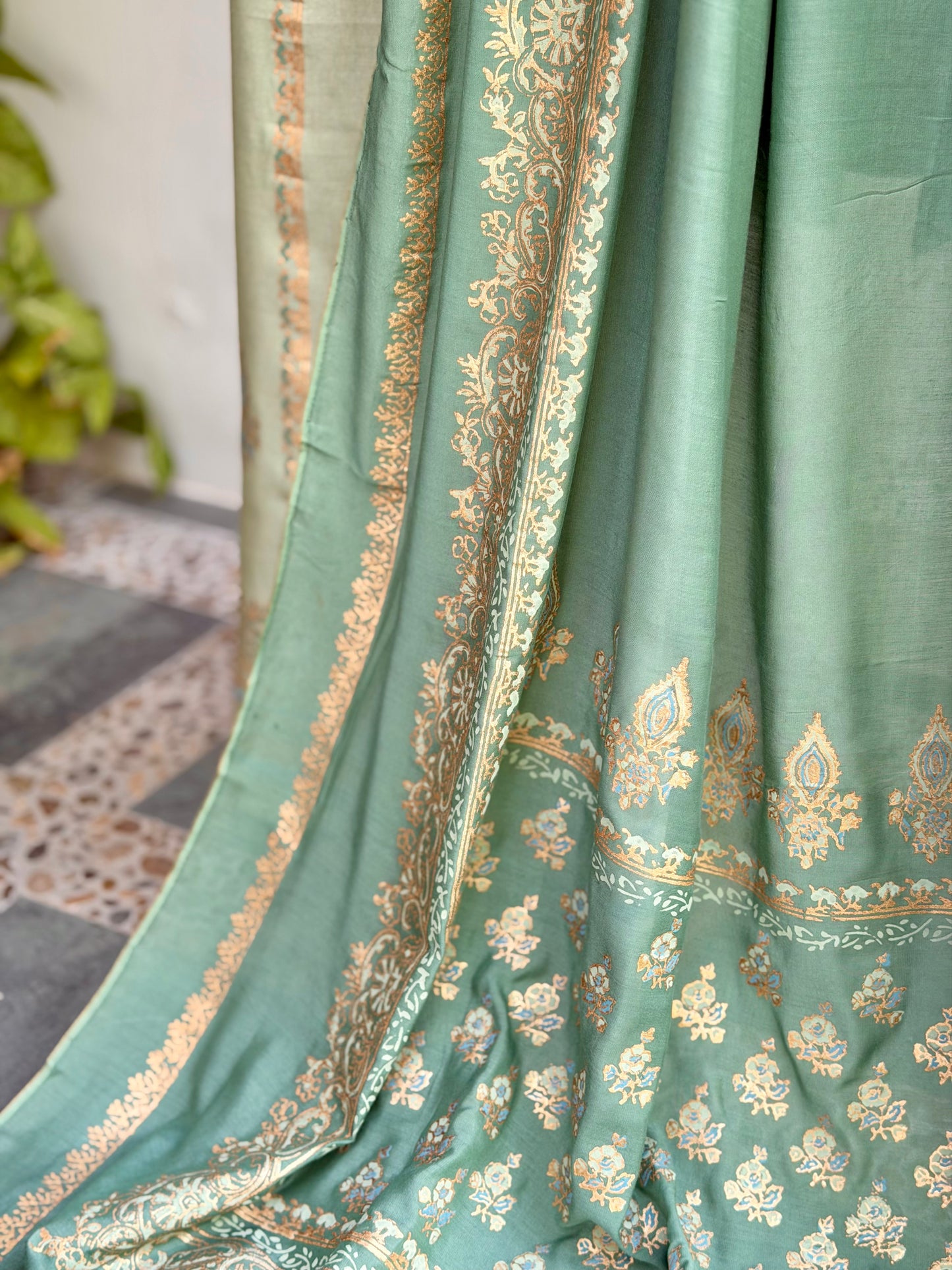 Sage neckline design