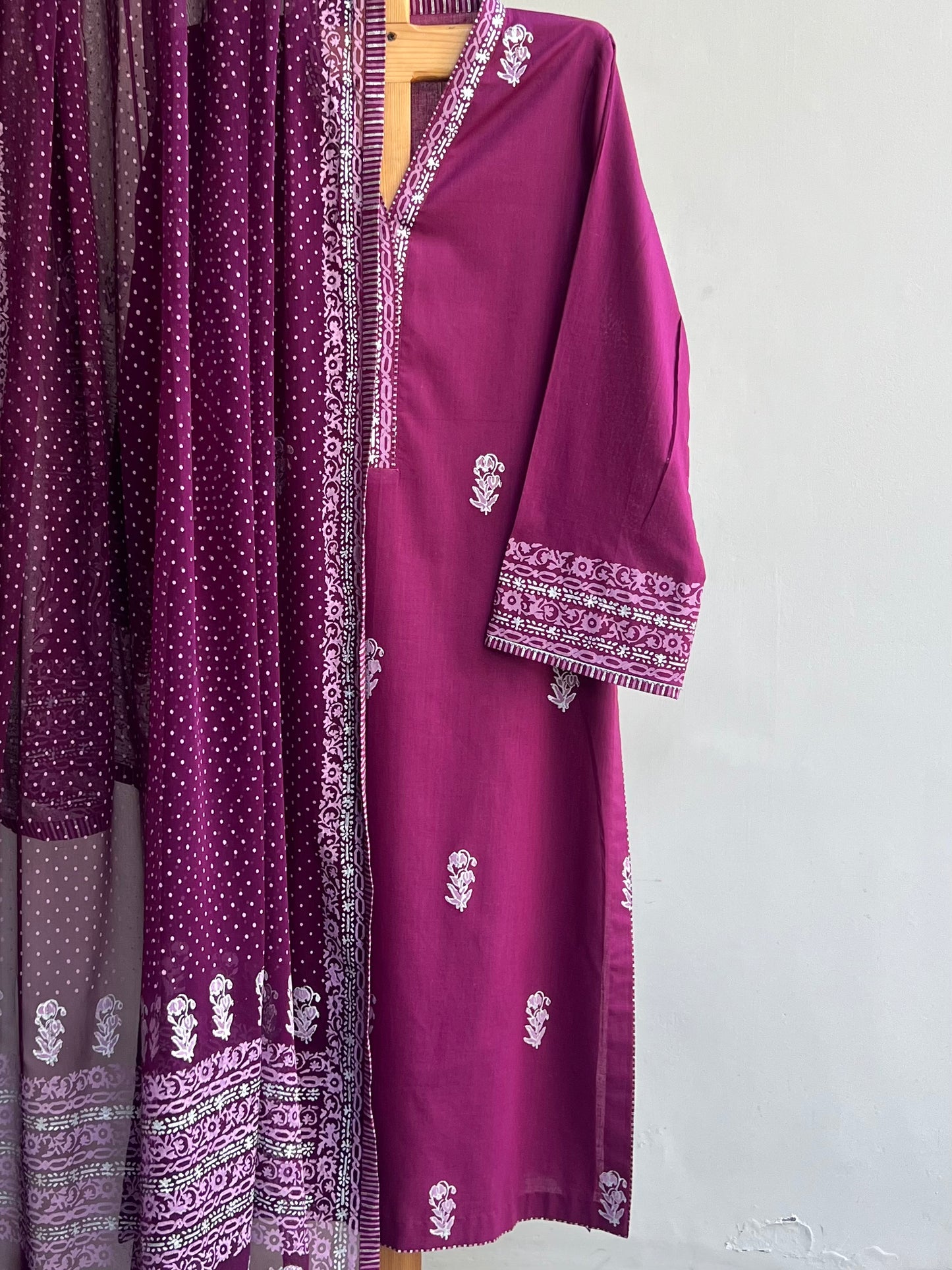 MAGENTA PURPLE